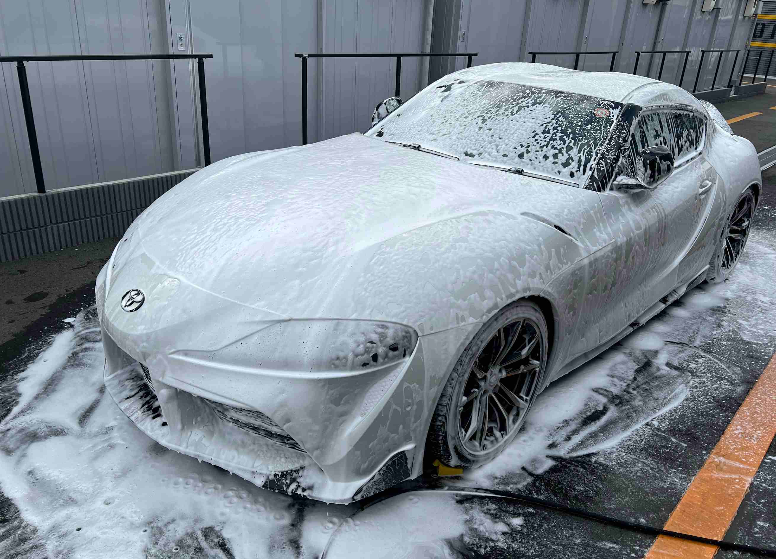 Toyota GR Supra 施工前洗車 泡洗車 サイドビュー Labocosmetica